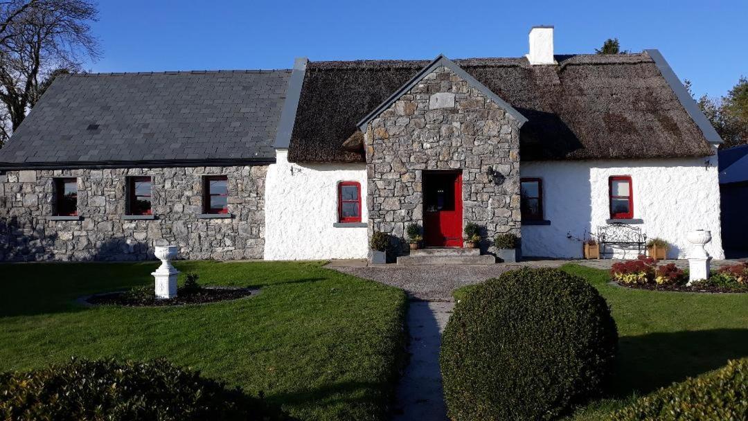 The Thatched Cottage B&B Claregalway Eksteriør bilde